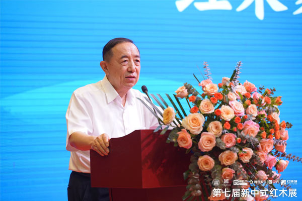 杨志明：加快数字赋能“新中式”红木家具的创新（内附视频）