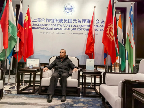 【东帝汶前总统鲁瓦克亲自体验明堂家居产品】 【东帝汶前总统鲁瓦克亲自体验明堂家居产品】