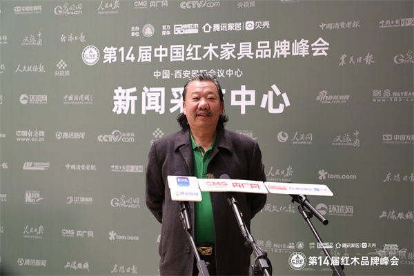 中装传奇品牌创始人、中国传统工艺大师金彪云接受新华社、央广网、腾讯家居等媒体采访 中装传奇品牌创始人、中国传统工艺大师金彪云接受新华社、央广网、腾讯家居等媒体采访