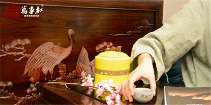 东阳微凹黄檀沙发如何选？万事红红木告诉你