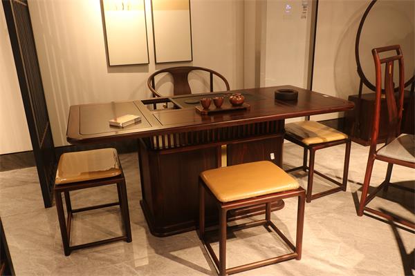 黑酸枝新中式品牌家宝红木：袅袅茶香丈量优雅尺度，延展茶台之美