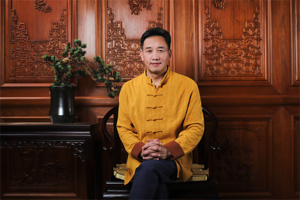 以匠心铸就时代华章，红木整装大师陈新平当之无愧！