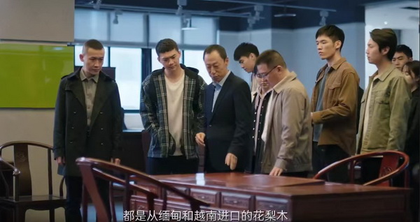 央视热播剧《大河之水》中红木家具备受瞩目 央视热播剧《大河之水》中红木家具备受瞩目