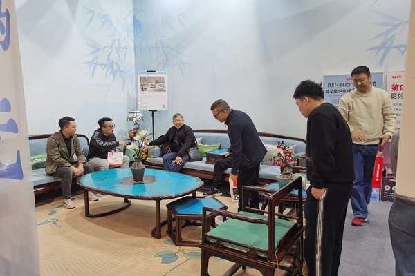 博大家居《芳华沙发》备受观展商关注,展位现场人气火爆 博大家居《芳华沙发》备受观展商关注,展位现场人气火爆